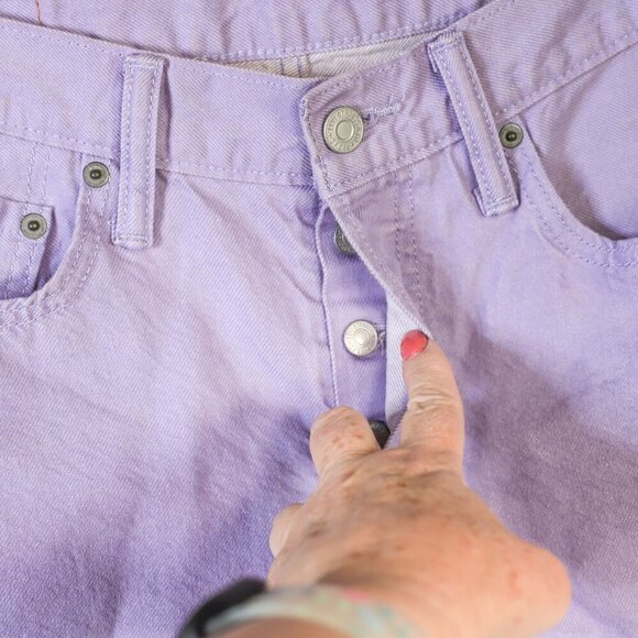 Womens Size 28 Levis 501 Denim Shorts Pastel Purple Button Fly Mid Rise Cuffed - Picture 5 of 10